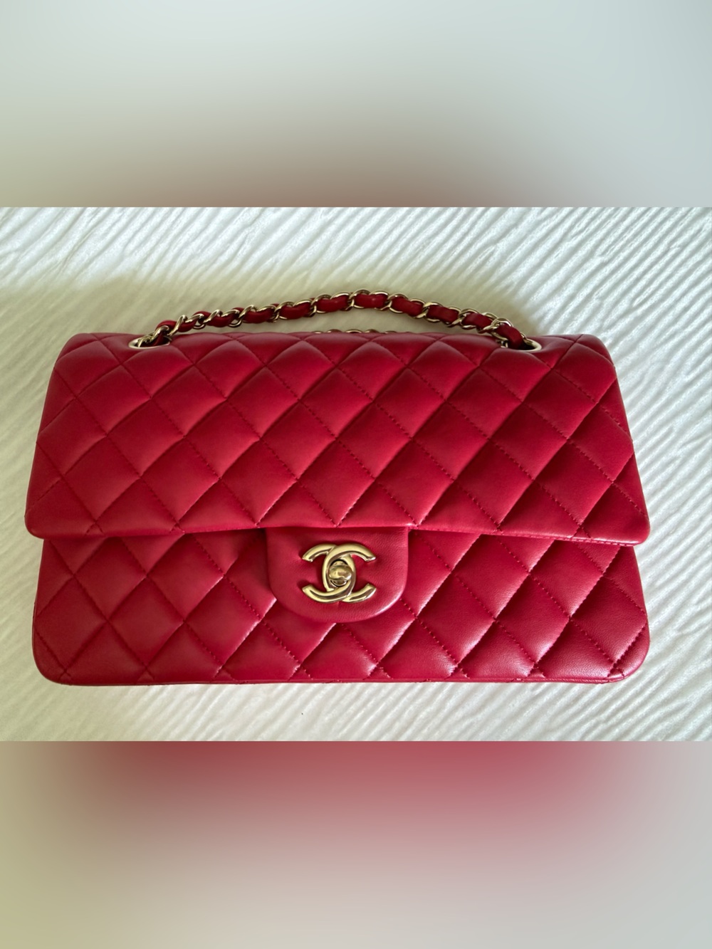 Classic Medium Classic Flap Quilted Raspberry Red